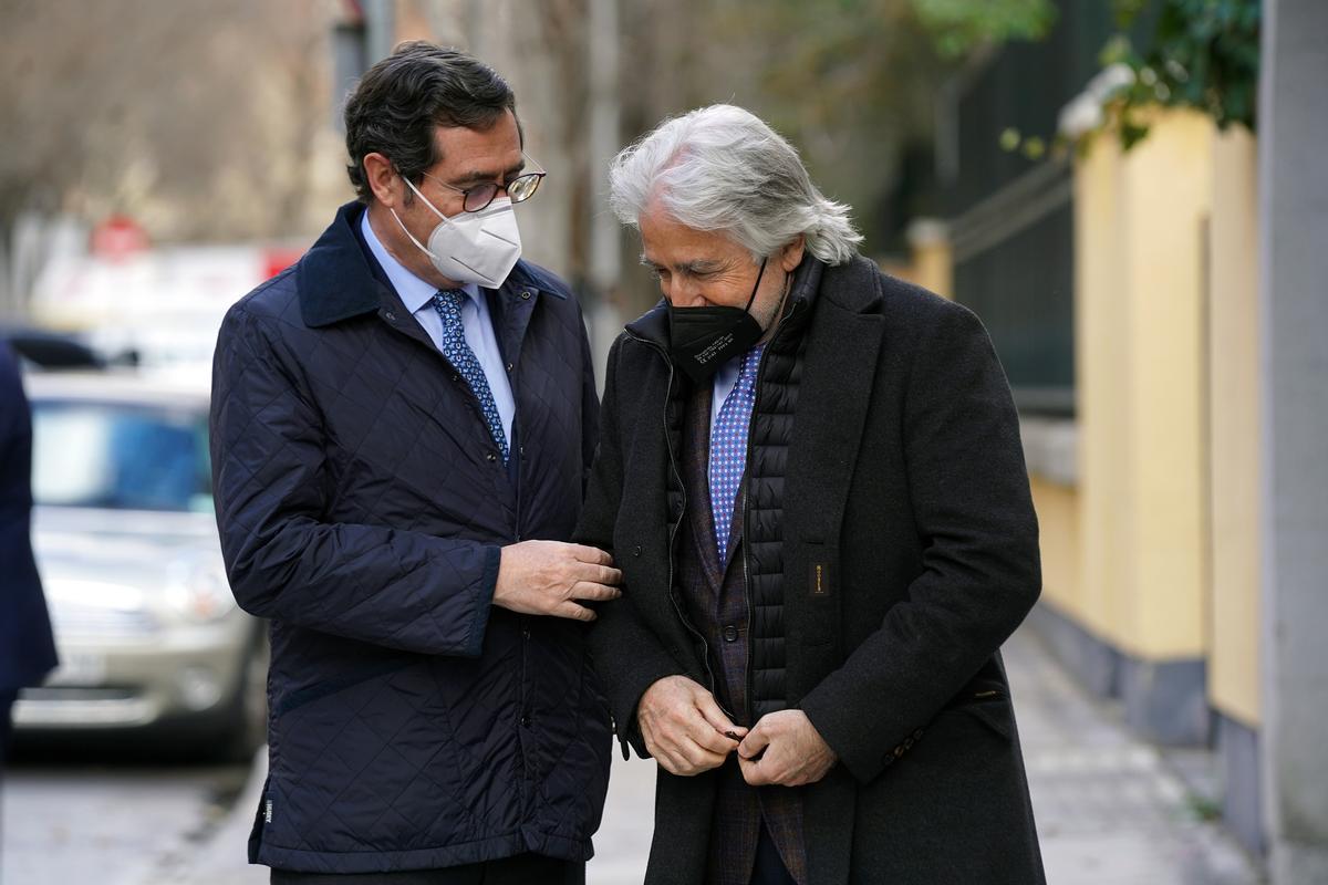 El presidente de la CEOE, Antonio Garamendi, y el de Foment del Treball, Josep Sánchez Llibre.
