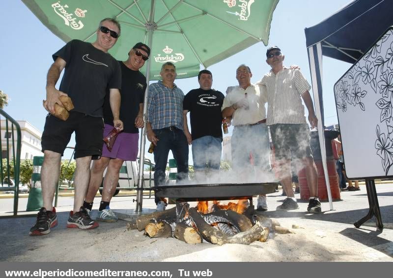 GALERÍA DE FOTOS - Día de las paellas en El Grao