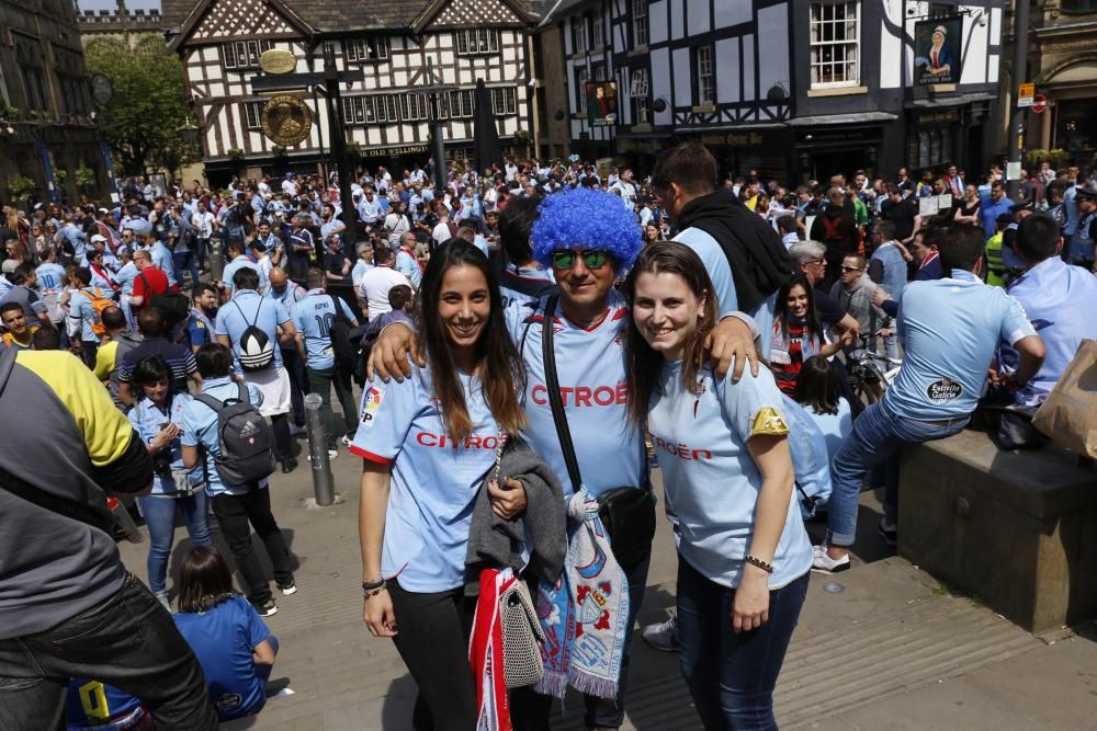 Manchester se tiñe de azul celeste