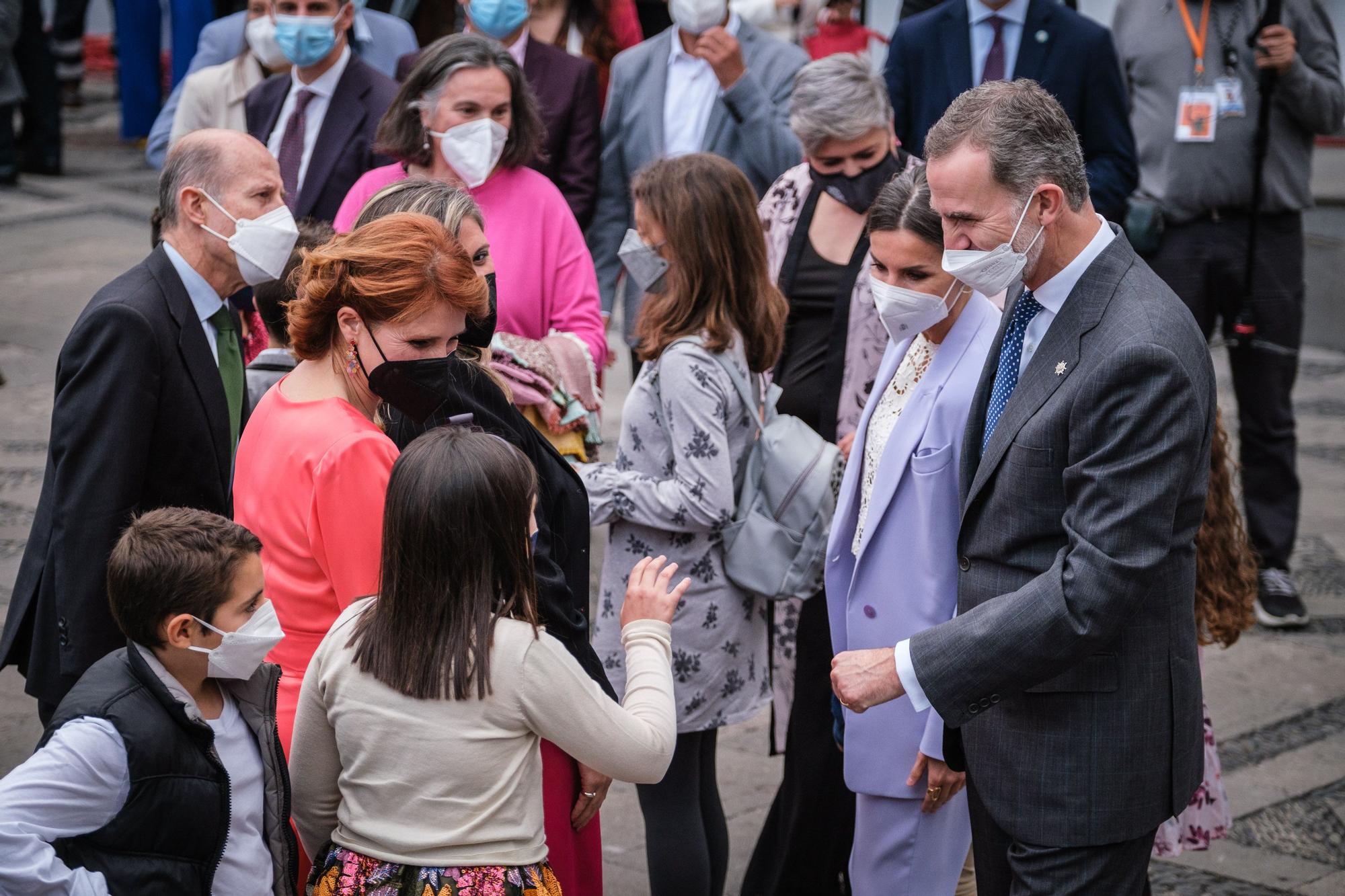 Visita del Rey y los presidentes de las comunidades a La Palma al acto de homenaje a los palmeros