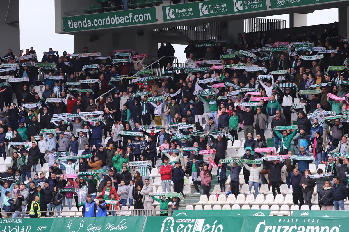 Córdoba CF-Melilla: las imágenes de la afición en El Arcángel
