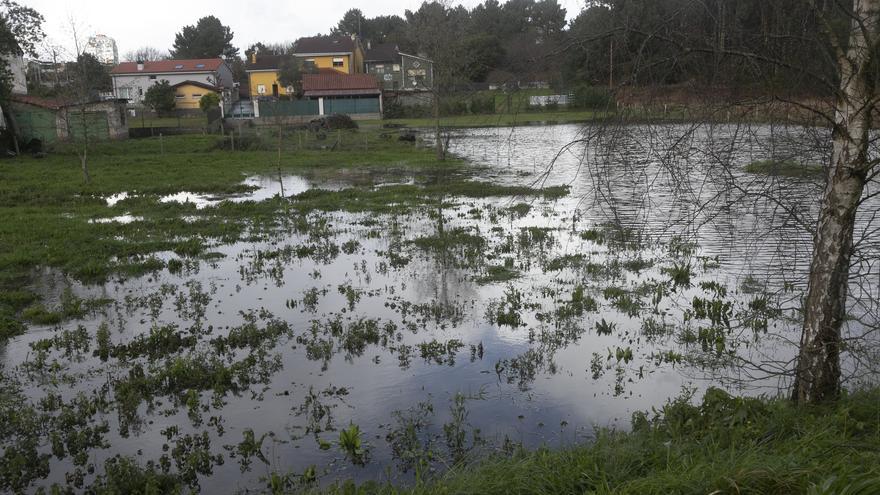 La crecida de los ríos, nueva preocupación tras la mejora de la situación meteorológica en Asturias