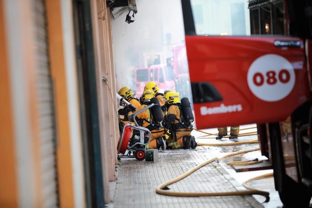 Un incendio destruye un local en Son Rapinya