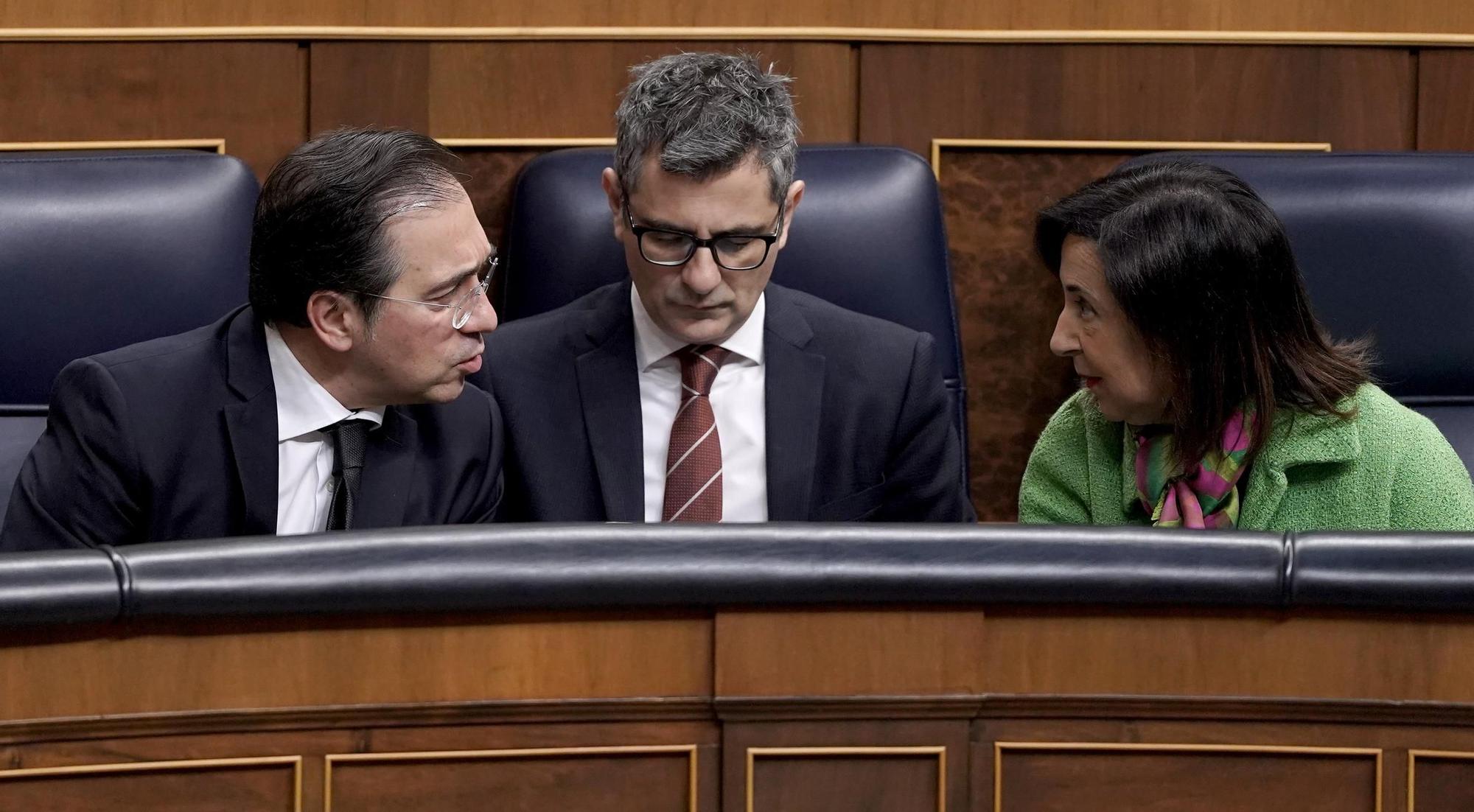 Albares, Bolaños y Robles.Comparecencia de Pedro Sánchez en el Congreso de los Diputados.