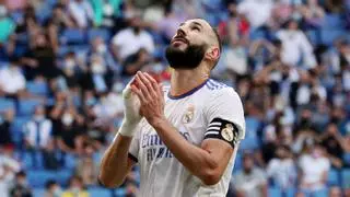 Ancelotti pierde a Benzema por lesión