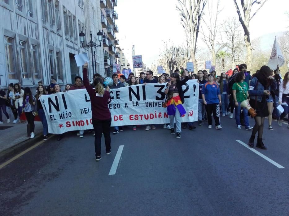 Manifestación de estudiantes en Oviedo