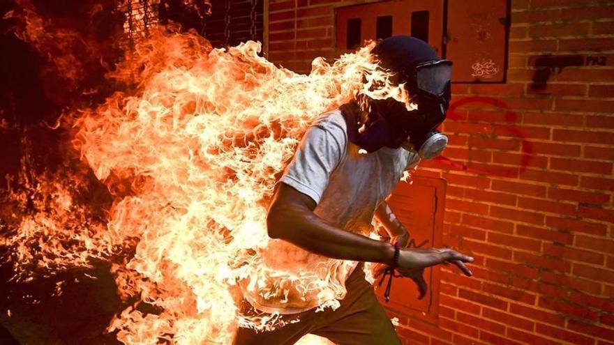 El venezolano Ronaldo Schemidt gana el World Press Photo 2018