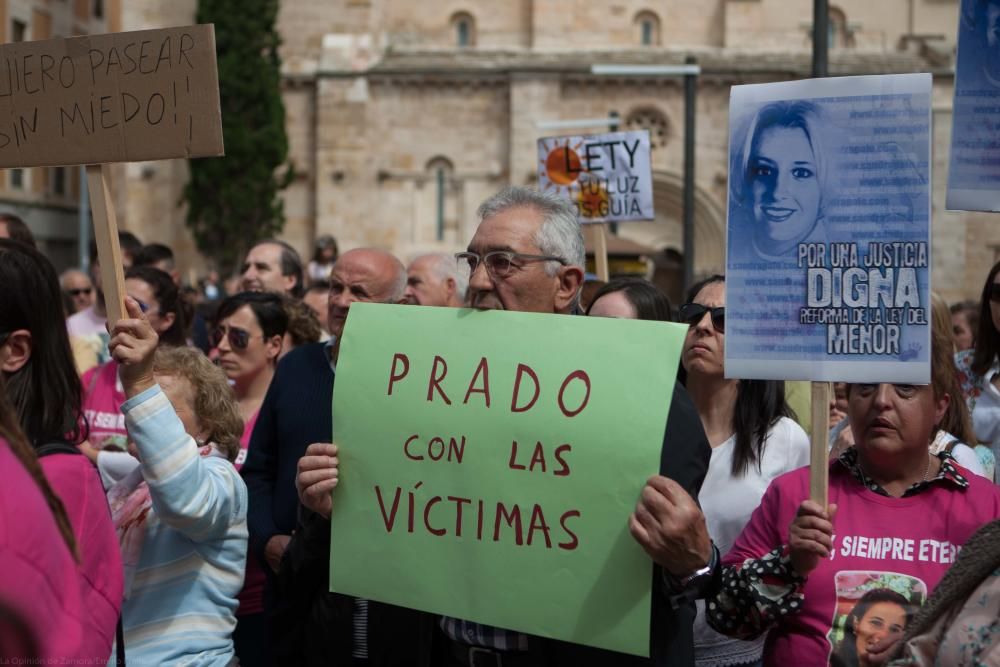 Concentración en recuerdo de Leticia Rosino