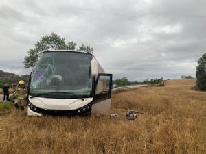 Detenido el conductor de un autocar que iba bebido y drogado tras causar un accidente con cinco heridos en Anoia