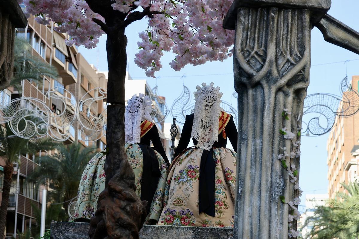 Así es el Desfile Folclórico de las Hogueras de Alicante