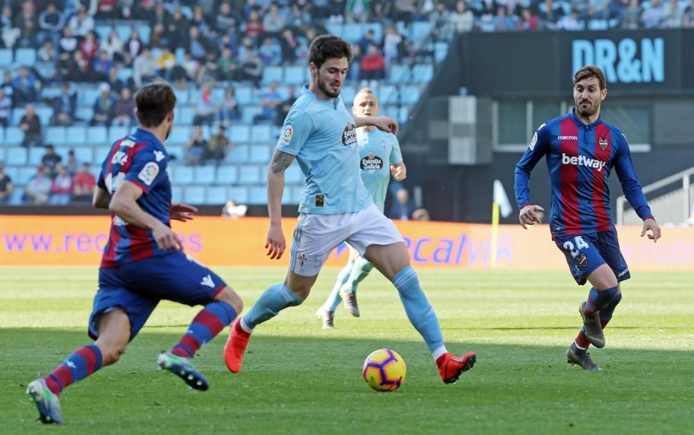 El Celta - Levante, en imágenes. // M.G. Brea | R. Grobas | EFE