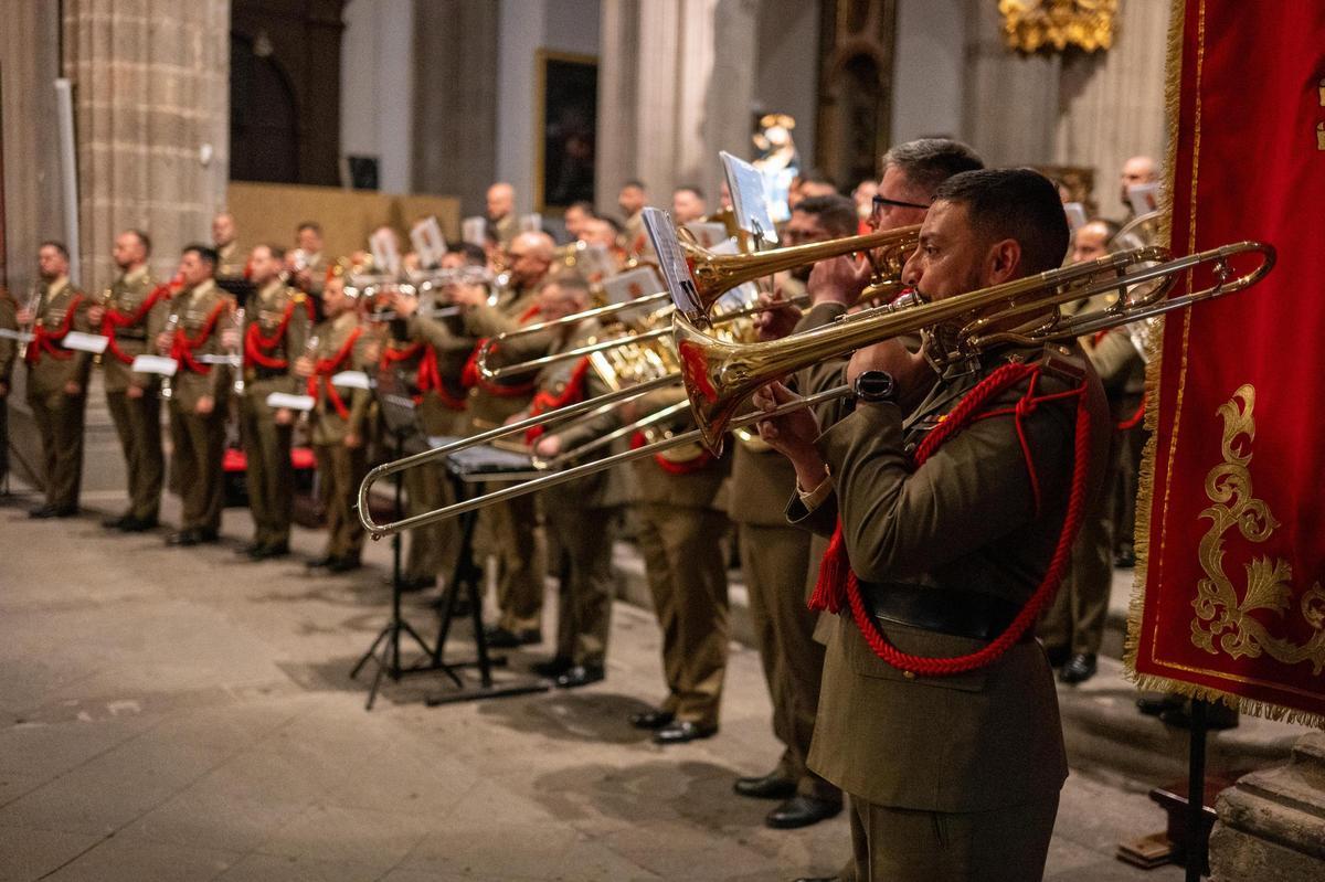 Así fue el concierto cofrade de la Banda de Guerra en la Catedral de Canarias