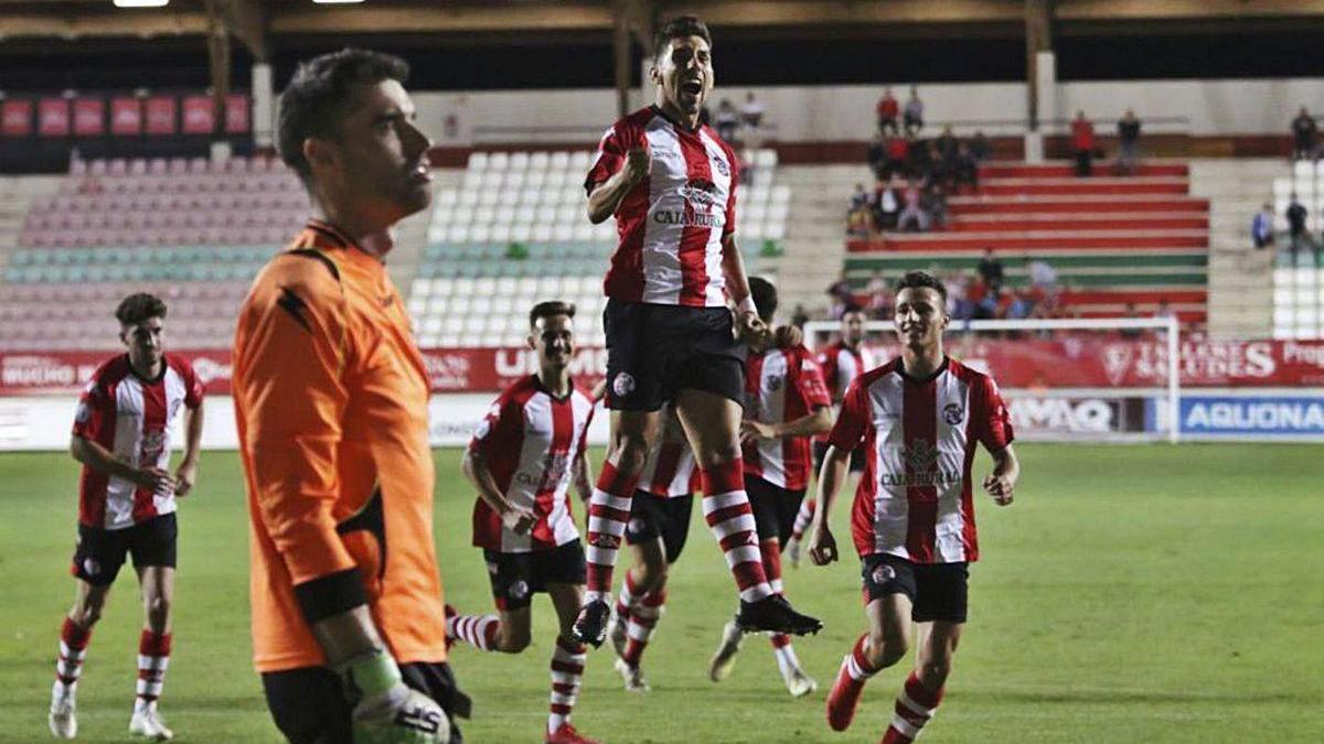 El Zamora CF celebra un gol en el Ruta.