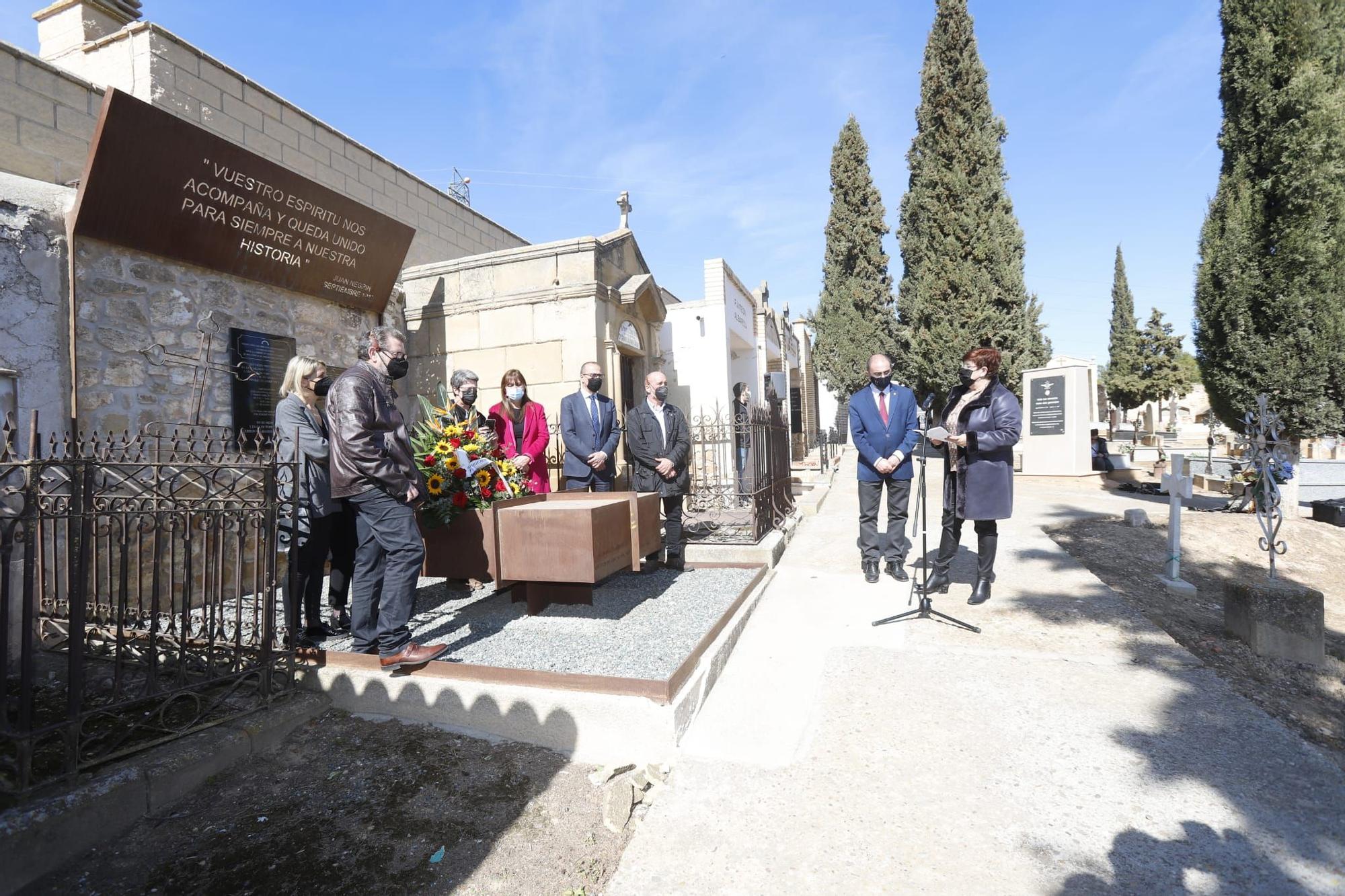 Visita de Lambán, Repollés y Faci a Caspe con motivo del Día de la Memoria Democrática