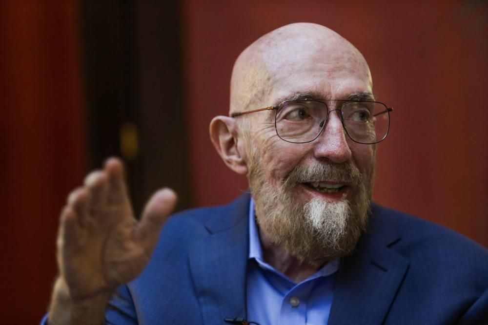 Amador Menéndez y el el premio “Princesa de Asturias” de Investigación Kip Thorne hablan de ciencia