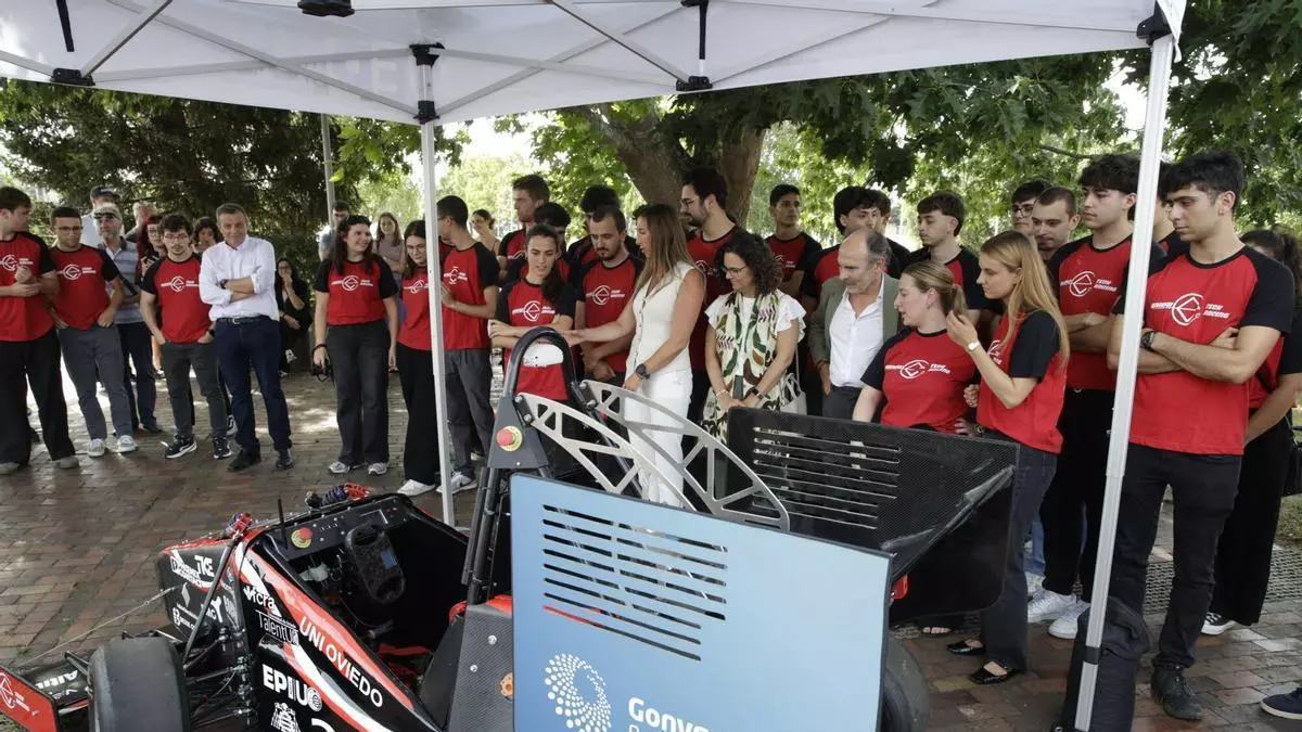 De un varapalo a competir en Montmeló, la historia de superación de un equipo universitario de Gijón para competir en la Fórmula 1 de los estudiantes