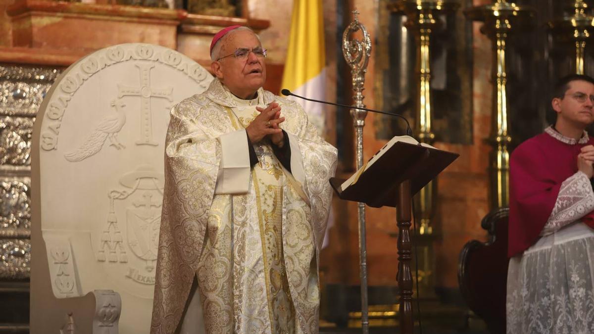 Demetrio Fernández, ayer, en la misa en honor al papa Francisco en la Catedral de Córdoba.