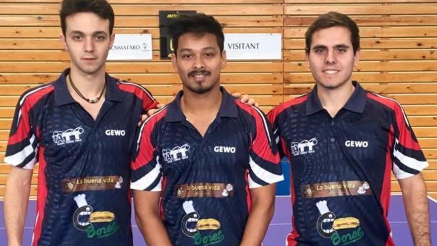 Rafa del Valle, Javi Rodilla y Raj Mondal, integrantes del Metro Alzira Tenis Taula.