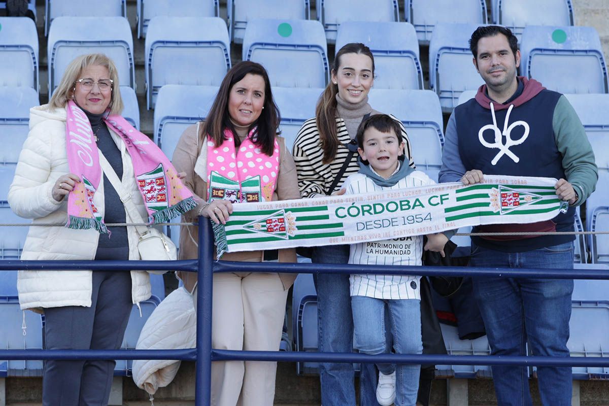 Recreativo de Huelva-Córdoba CF: las imágenes de la afición blanquiverde en el Colombino