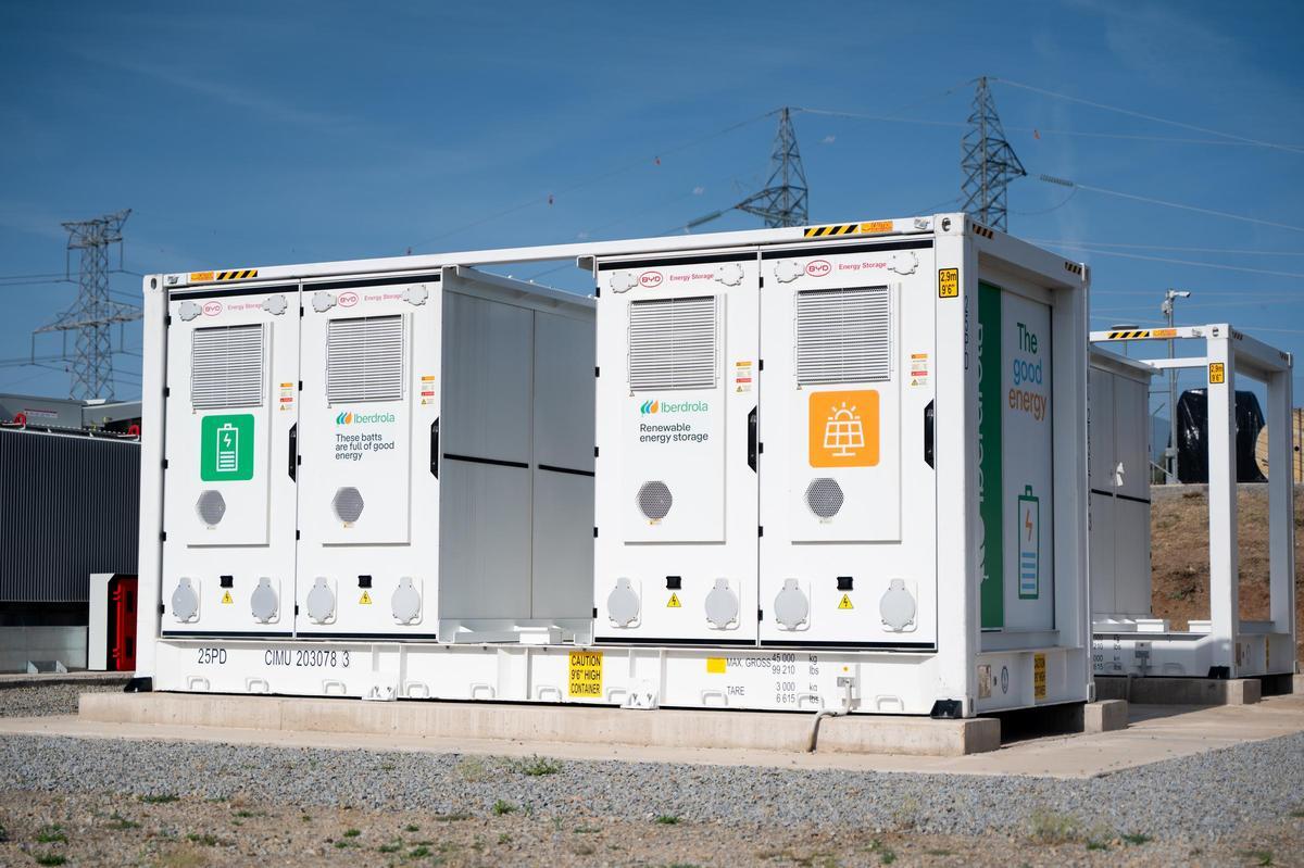 Fotogalería | Las imágenes del acto de inauguración de la mayor batería de almacenamiento de energía de España