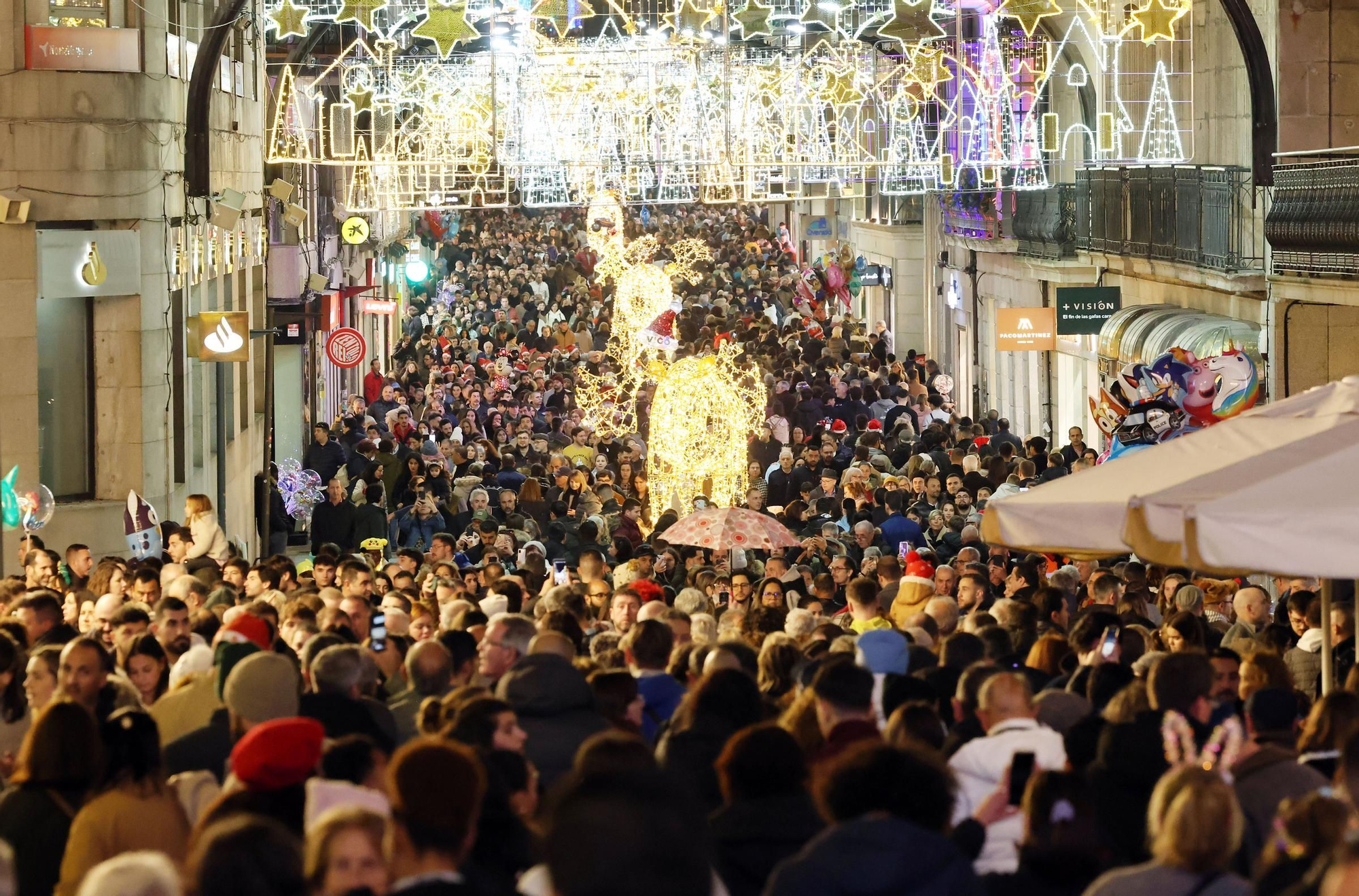 Las luces de Navidad atraen a miles de visitantes a Vigo