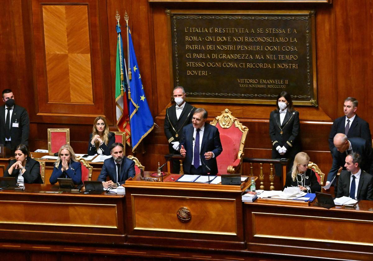 Ignazio La Russa (Hermanos de Italia) se dirige al Senado italiano tras ser elegido su nuevo presidente.