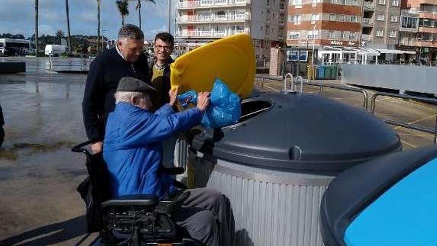 Martín supervisando el correcto funcionamiento de los colectores.