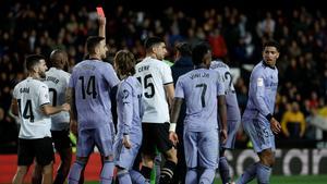 Ni en RAC1 se creen lo que pasó en Mestalla: Es un atraco brutal