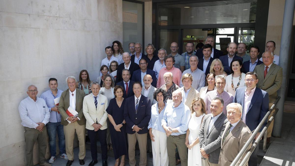 Los participantes en el Pleno, ayer en la sede de la Cámara de Comercio de Gijón.