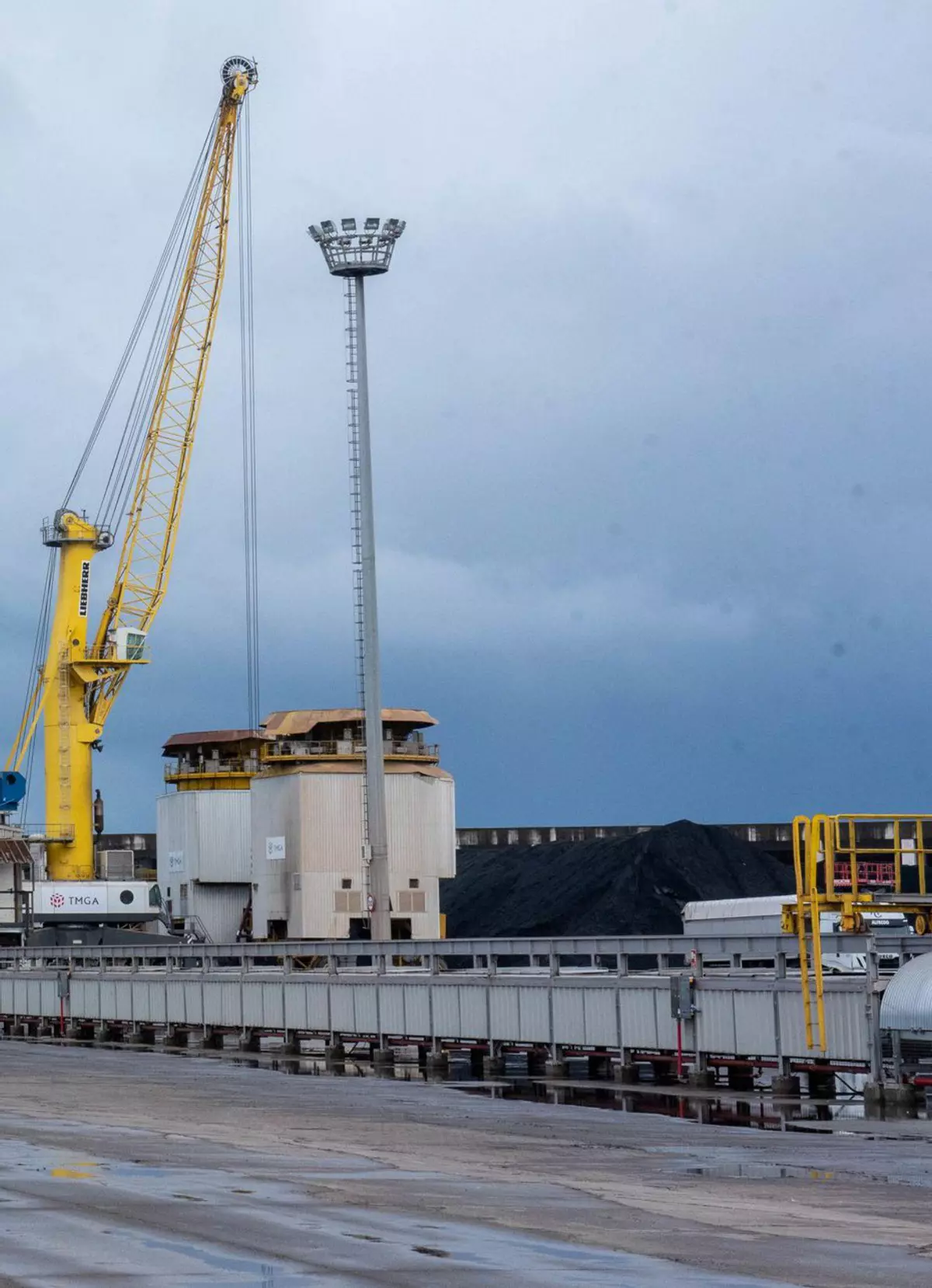 El puerto exterior de A Coruña, de refugio a promesa del crecimiento verde