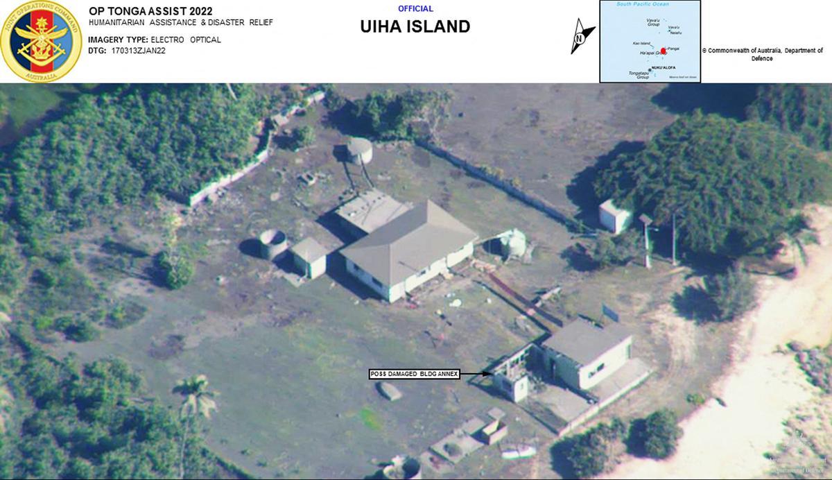 Destrozos en la isla de Uiha, en Tonga, tras la erupción del volcán submarino.