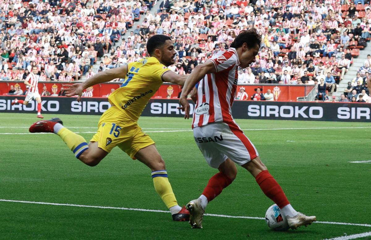EN IMÁGENES: Victoria del Sporting frente al Cádiz en El Molinón