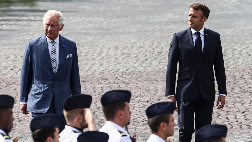Macron despliega los fastos de París y Versalles para el rey Carlos III