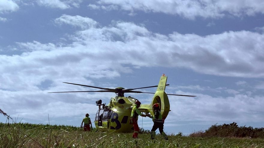 Encuentran en un matorral de una playa de Gozón a un alemán herido: el final de un aparatoso vuelo en parapente