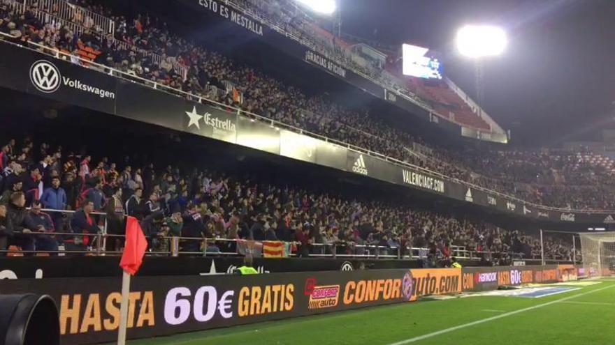 La grada de Mestalla apunta al palco