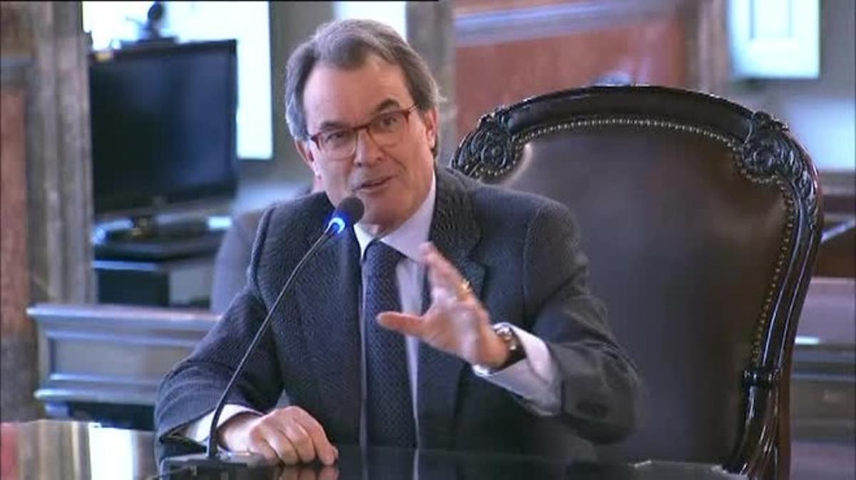 Mas assegura que no es podia imaginar que les ’ocurrències’ de què Rajoy es mofava, podrien acabar davant el Suprem.