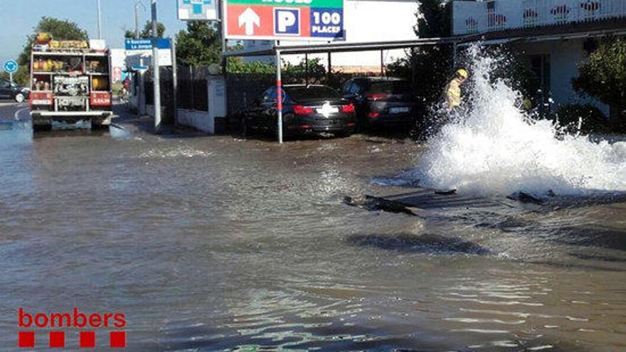 Una fuita d&#039;aigua a Roses obliga a tallar el subministrament a Santa Margarida i Mas Matas