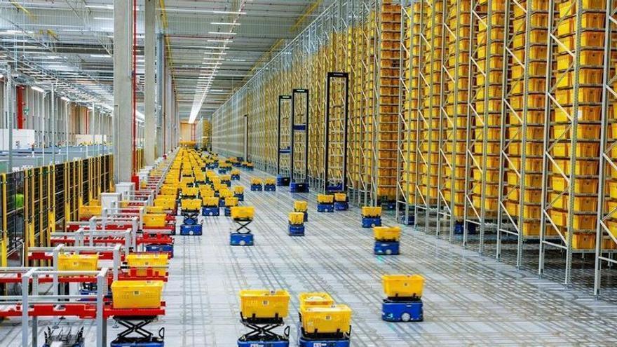 Una tasa de 3 euros: la receta de la UE para frenar la avalancha de paquetes del comercio 'online'