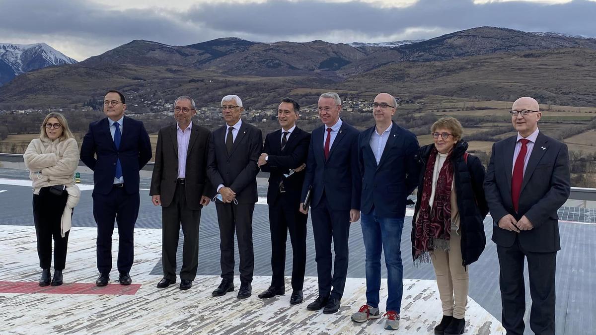 Dirigents catalans i francesos de l'Hospital de Cerdanya en la última reunió directiva