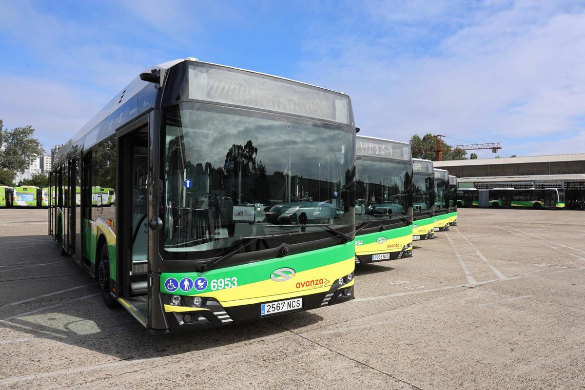 Autobuses de Vitrasa en las cocheras.