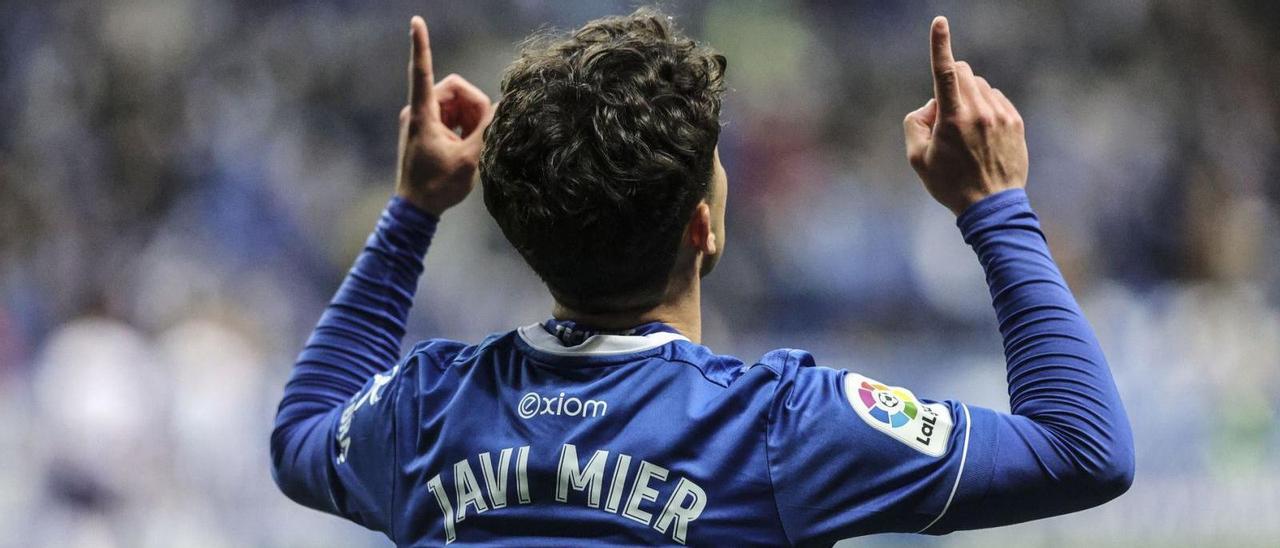 Javi Mier celebra su gol ante el Fuenlabrada. | Irma Collín