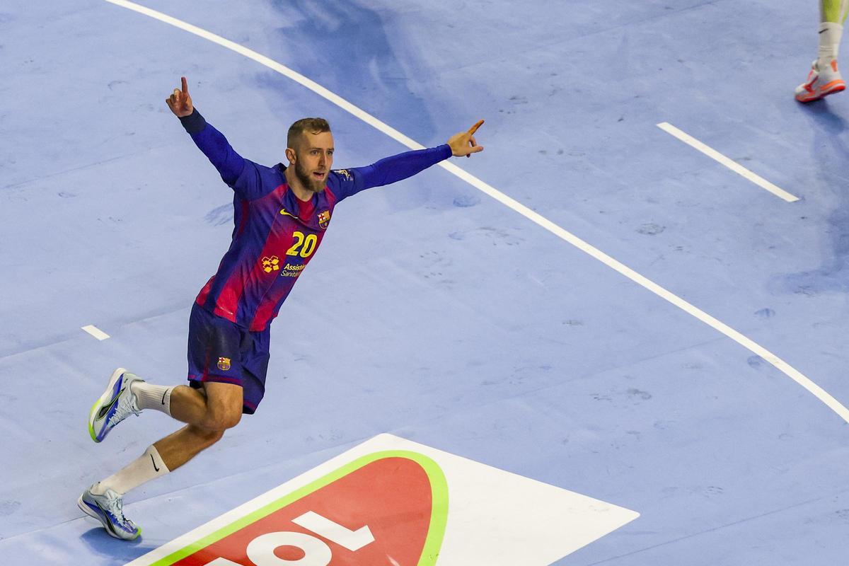 El azulgrana Aleix Gómez celebra un gol frente al Aalborg en la segunda semifinal de la Champions disputada en Colonia.