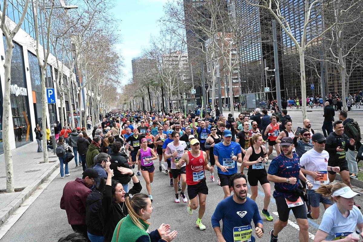 ¿Has participado en la Marató de Barcelona 2024? ¡Búscate en las fotos¡