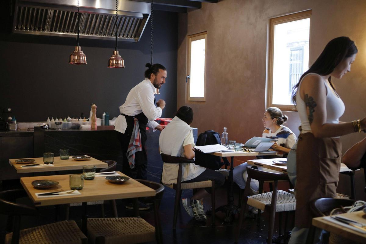 Interior de Osma, restaurante en Santa Catalina.