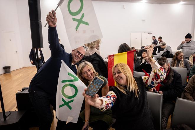 En imágenes | Santiago Abascal en Zaragoza