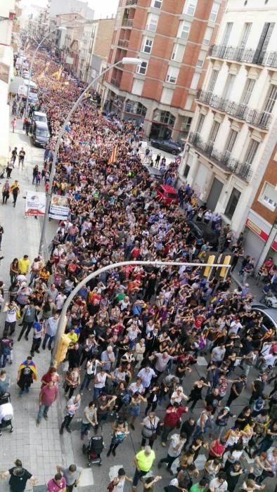 Multitudinària manifestació contra la violència a Manresa