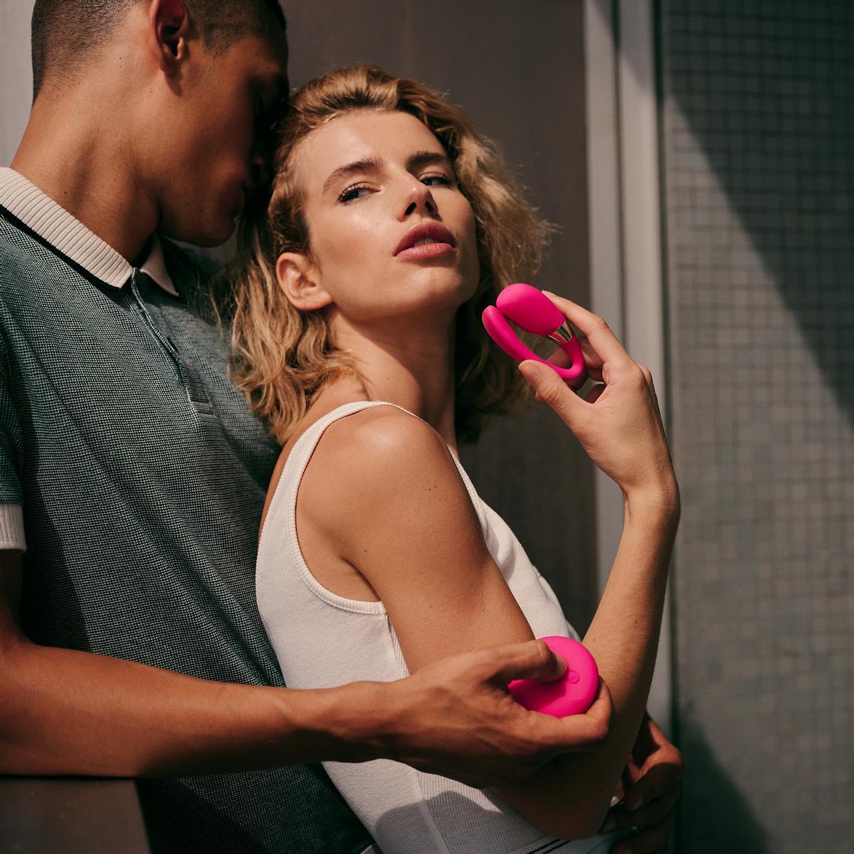TIANI™ DUO es un juguete sexual diseñado para parejas con control remoto.