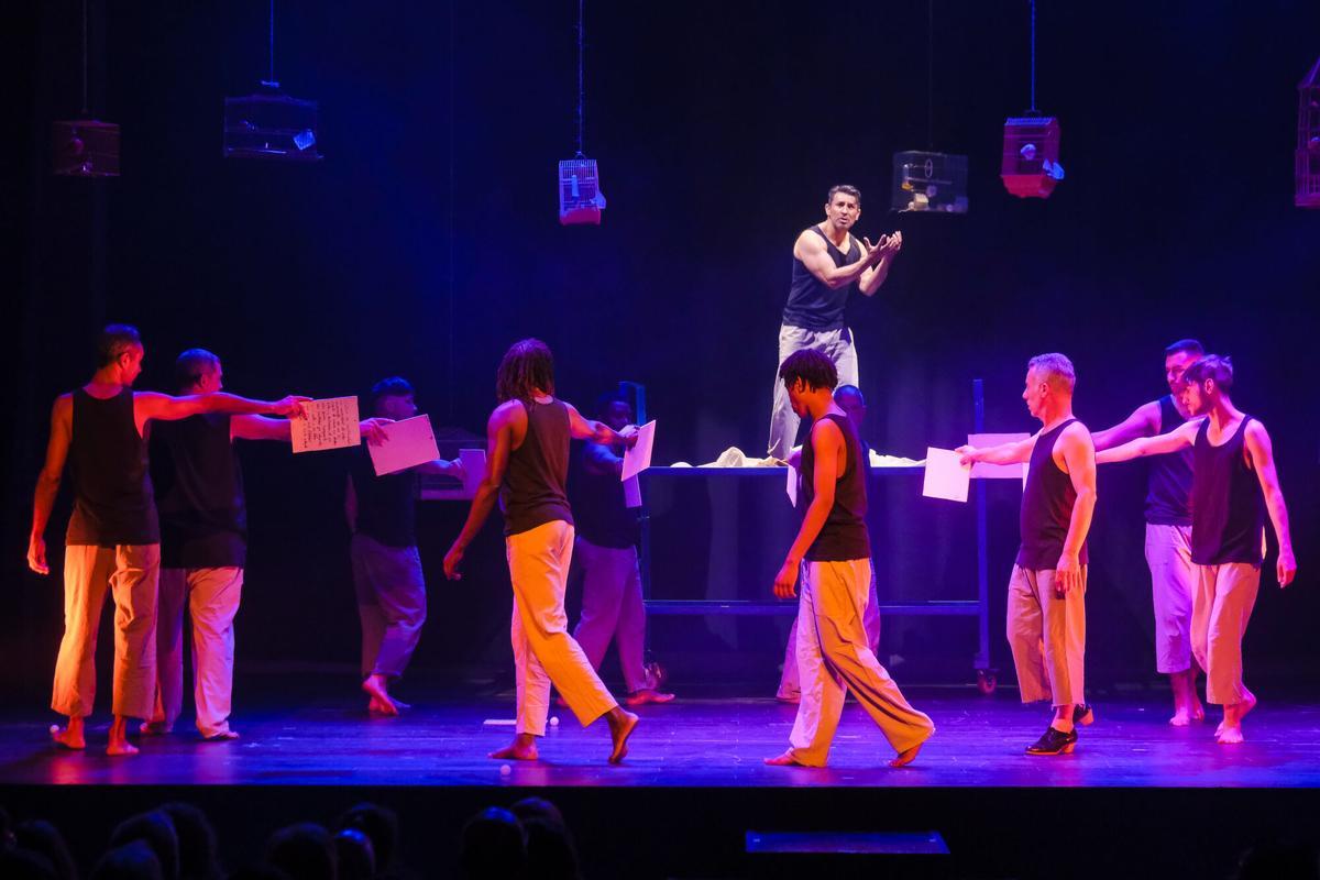 Obra de teatro en el Centro Cultural Guayres