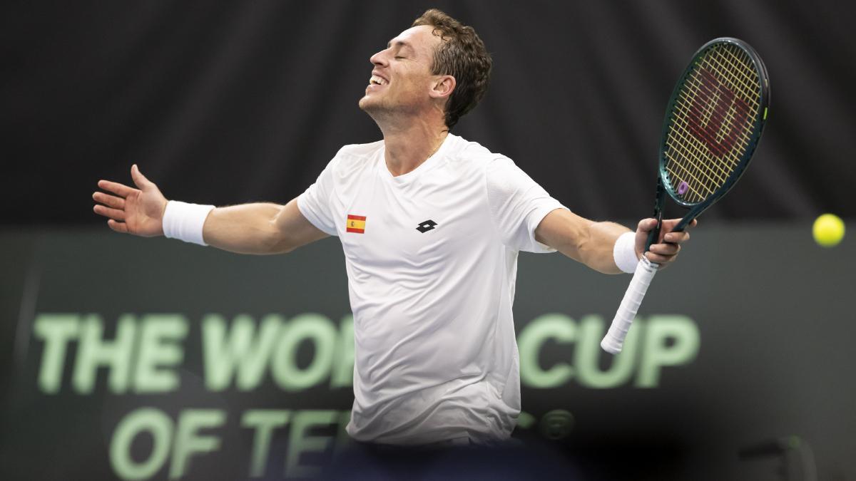 Roberto Carballes Baena celebra la victoria ante Kym