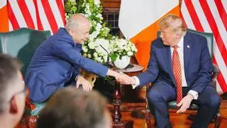 Trump apoya la reunificación de Irlanda y asegura que ocurrirá "tarde o temprano"